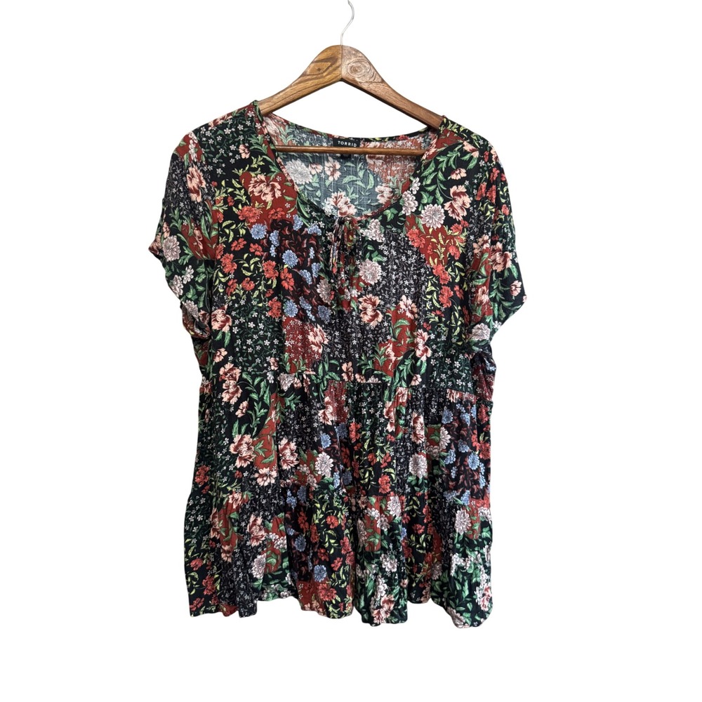 Torrid Floral Patchwork Babydoll Top Womens 1 Black‎ Red Blue Tiered Tie Front